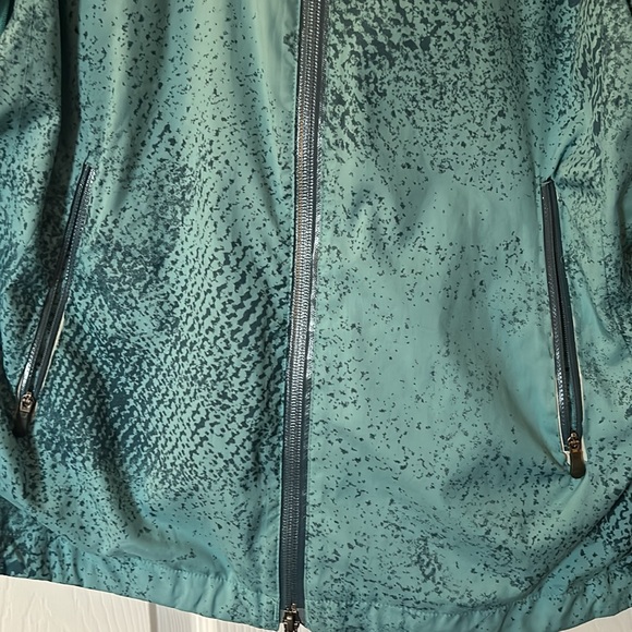 Columbia titantium windbreaker - Picture 3 of 6